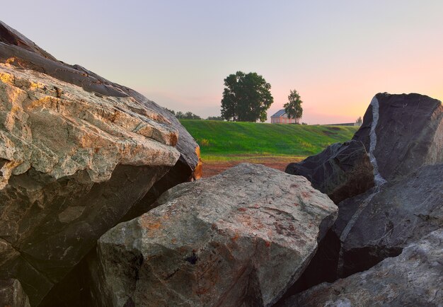 A house among large stones