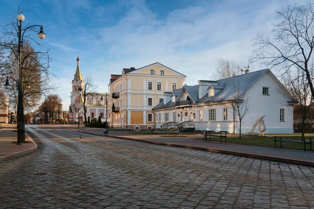 작가 엘리자 올레즈코의 집 박물관 (Olezhko Street on a sunny day, Grodno, Belarus)