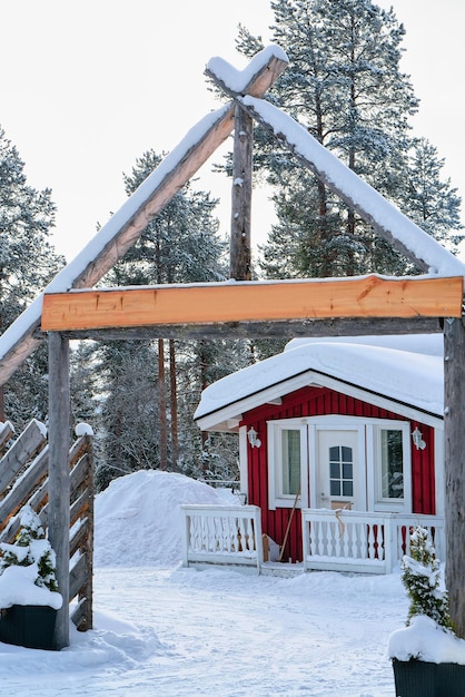 Photo house in reindeer farm at winter rovaniemi, lapland, finland.