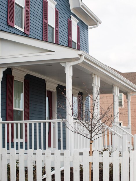 Photo house in the snowless winter.