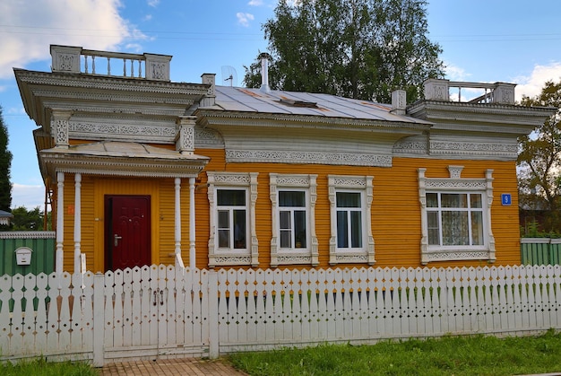 House with carved palisade in Vologda