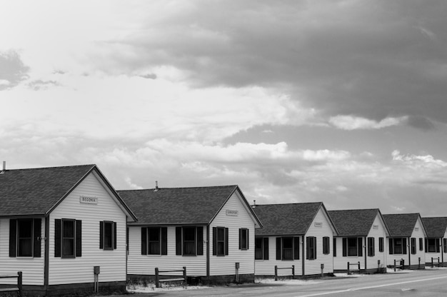 Photo houses against sky in city