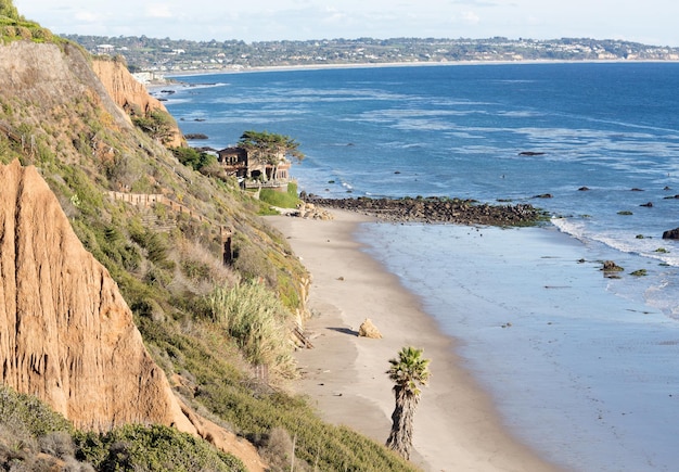 マリブカリフォルニアの海沿いの家