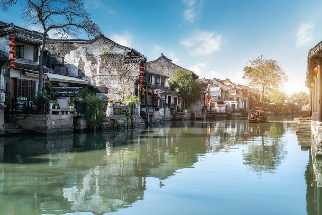 西塘古代の町の家と川