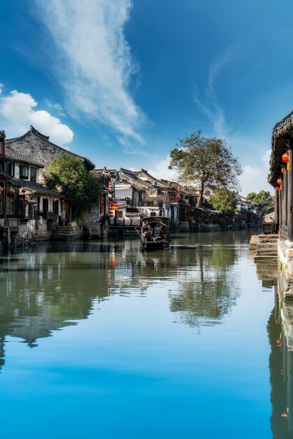 西塘古代の町の家と川