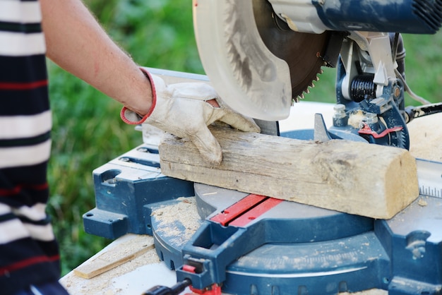 Hout snijden