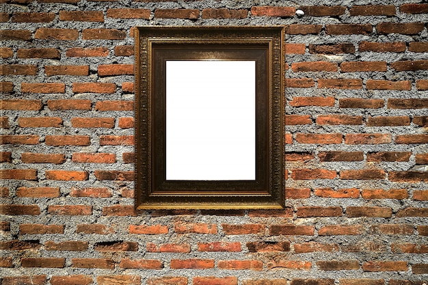 Houten afbeeldingsframe op oude muur achtergrond