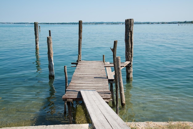 Houten brug aan het Gardameer Italië