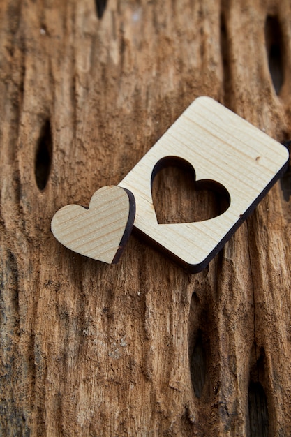 Houten hart valentine op houten