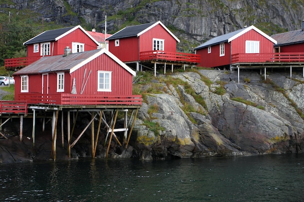 Houten huis op de Lofoten-archipel