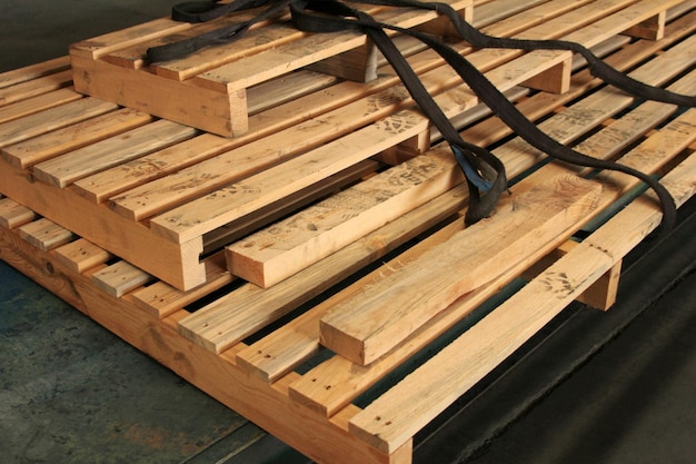 Houten pallets in fabriek