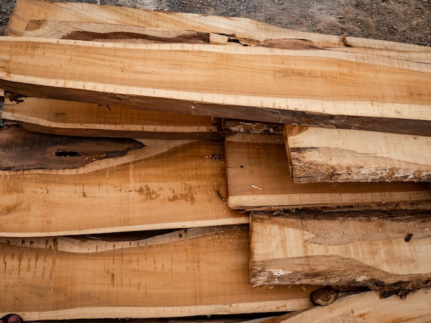 houten planken die schoon en klaar voor gebruik zijn