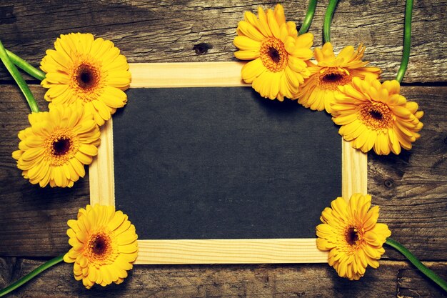 Foto houten romantische bloemblaadje gerbera vintage