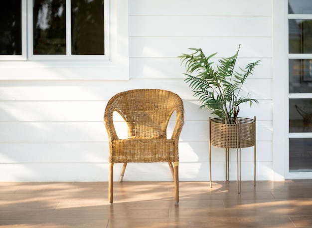 Foto houten stoelen voor ontspanning in het resortx9