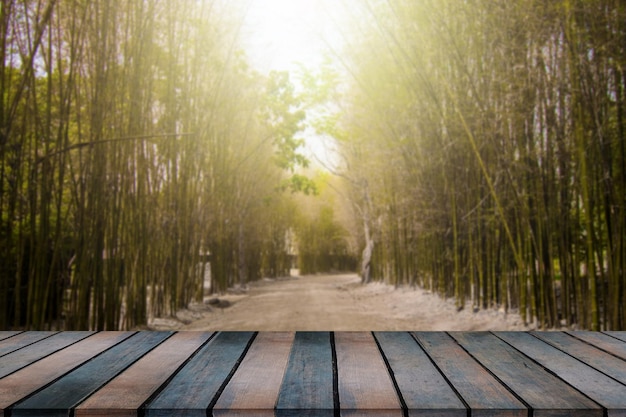 Houten tafel leeg op achtergrond Top met lichte natuur en bamboe Productmontage banner