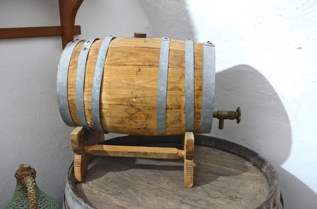 houten vat voor wijn geïsoleerd close-up