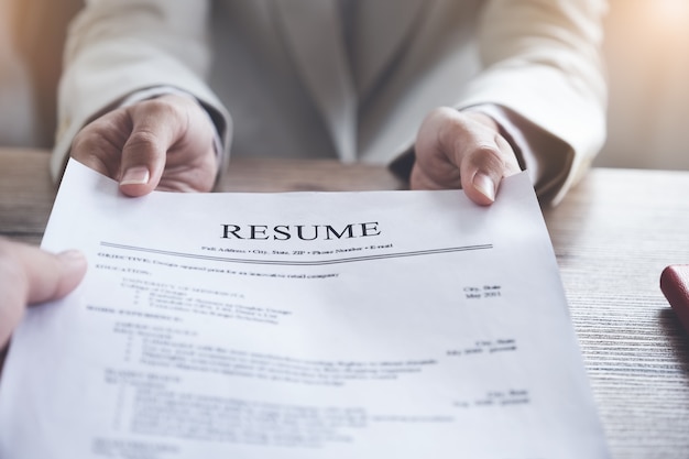 Hr audit resume applicant paper and interview to applicant for selection human resource to company.