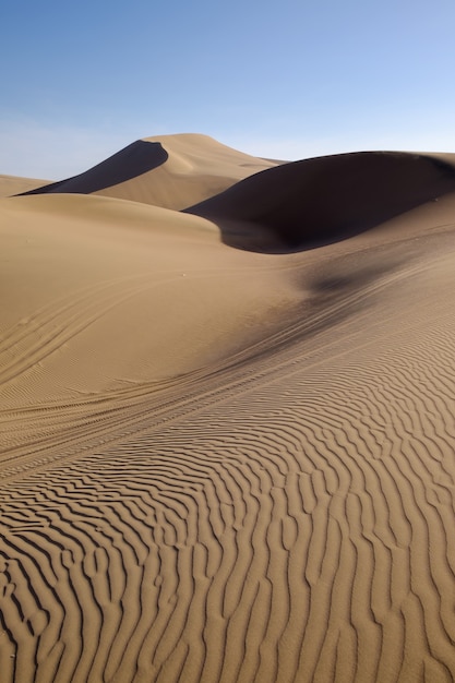 페루에서 Huacachina 사막 언덕