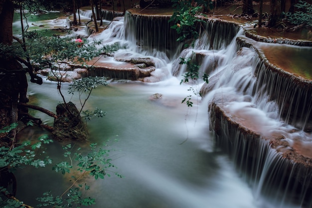 Photo huai mae khamin waterfall motion in the forest cinematic style asia thailand