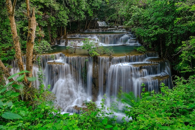 Huay Mae Khamin Waterfall, 4 층, Chatkeaw, 태국 깐 차나 부리 주 스 리나 카린 댐 국립 공원에 위치