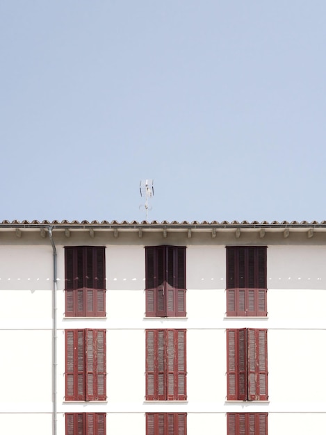 Foto huis mediterrane blauwe lucht