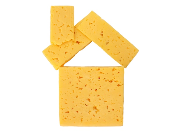 Huis van stukjes kaas op een witte achtergrond