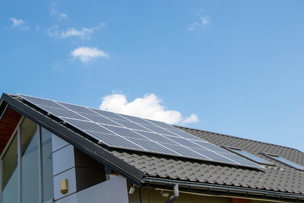 Huisdak met fotovoltaïsche modules