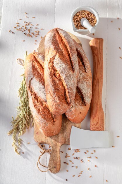 Huisgemaakt houthakkersbrood als rustieke bakkerijproducten