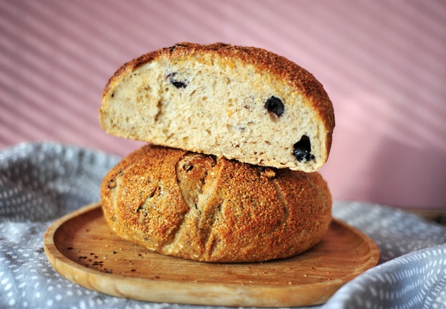 Foto huisgemaakt vers biologisch en ambachtelijk brood