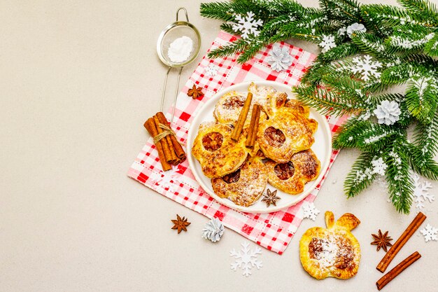 Huisgemaakte appelsoesjes met zoete vulling