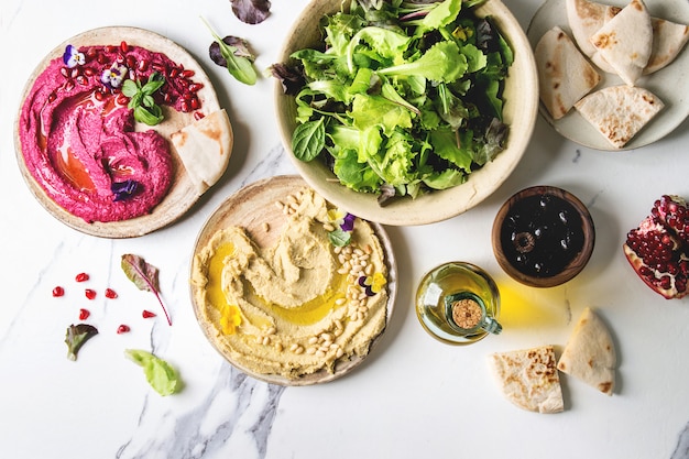 Photo hummus spread variety