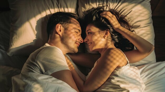 Photo husband and wife staying together in bed