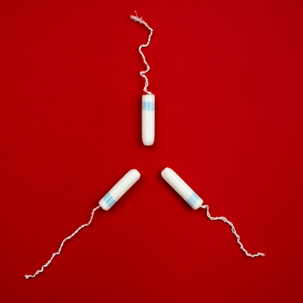 Hygiënische tampons, de gezondheid van vrouwen, figuur met tampons.