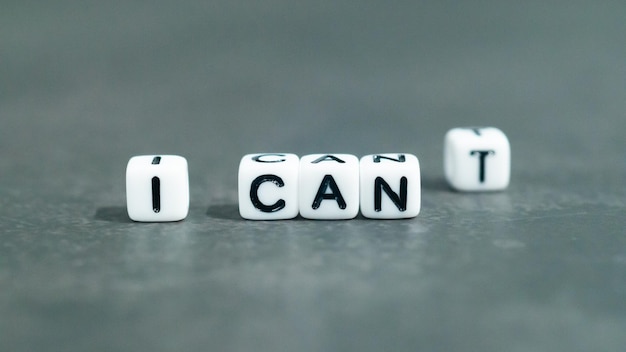 I can vs I can't slogan in witte letterblokken Motivatie inspiratie en persoonlijke groei