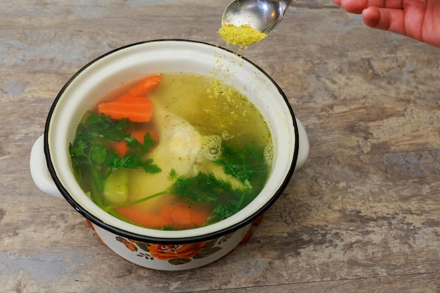 I make chicken broth in pot chicken broth