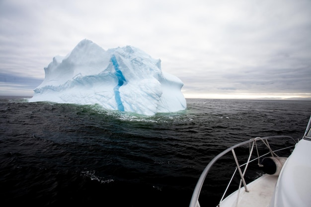 Foto berg di ghiaccio nel golfo di san lorenzo, quebec