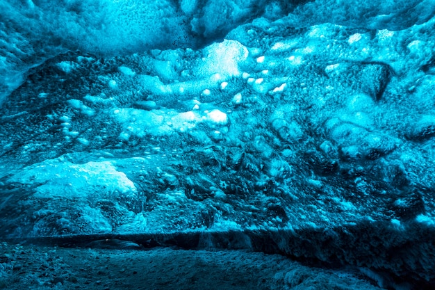 氷の洞窟アイスランド