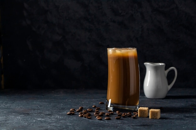 Frappe caffè freddo in vetro alto