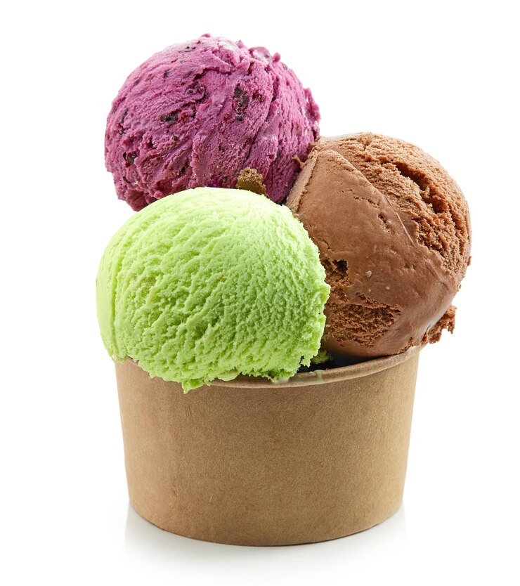 Photo ice cream balls in paper cup