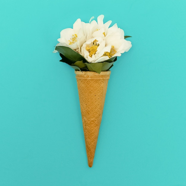 Foto mazzo di gelato. stile di moda minimalista