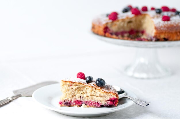 Photo ice cream and cake on plate