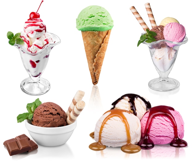 Коллаж из шариков мороженого с шариками ванили, шоколада, ягод и топпингом
