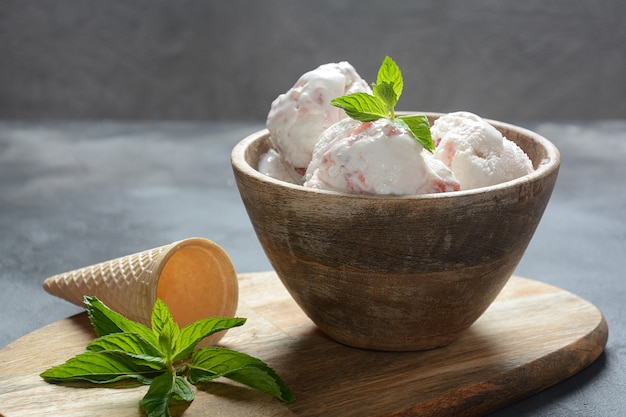 Palline per gelato e coni di cialda