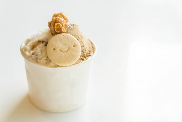 Ice-cream with cookies and popcorn