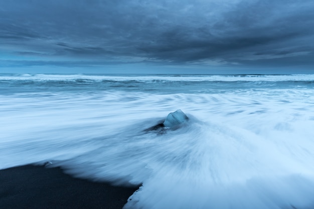 Foto il ghiaccio nella spiaggia di diamanti!