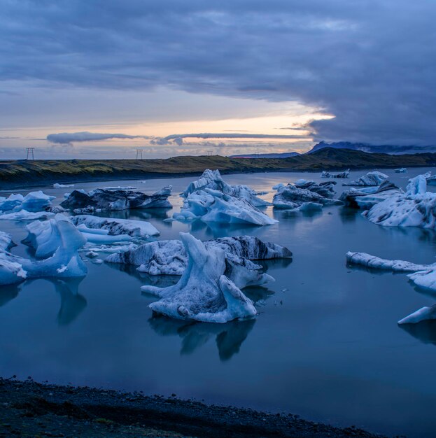 Photo ice floe in glacier lake jokulsarlon iceland