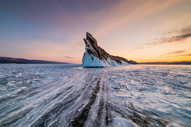 Ледяные узоры на озере Байкал, Сибирь, Россия