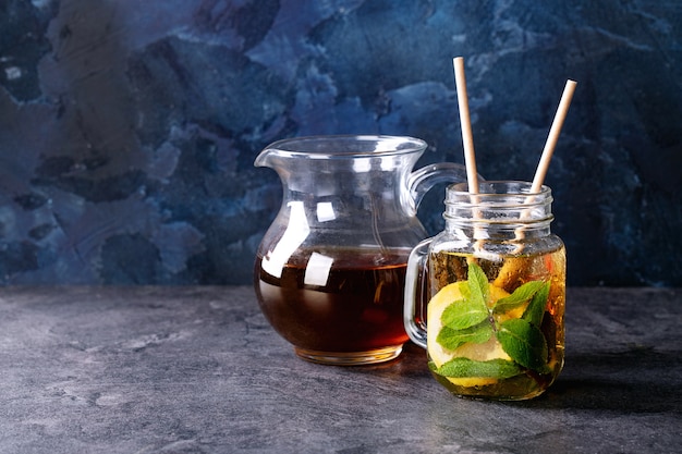 Photo ice tea in glass jar