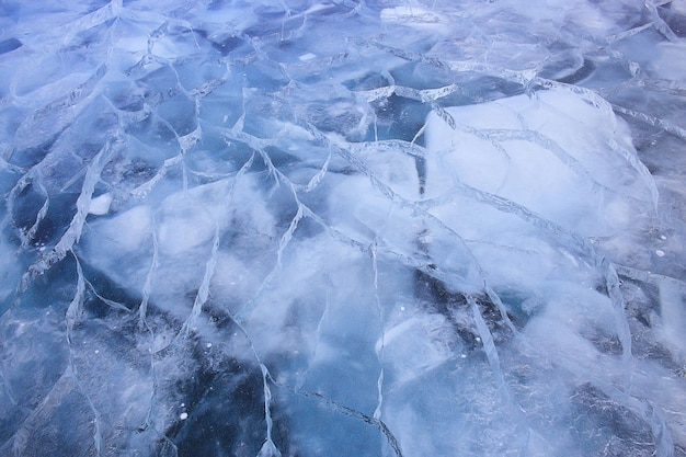 氷のテクスチャは、バイカルをクラック、抽象的な背景冬の氷の透明な青