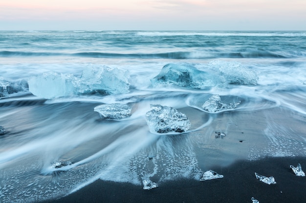 Iceberg beach islanda